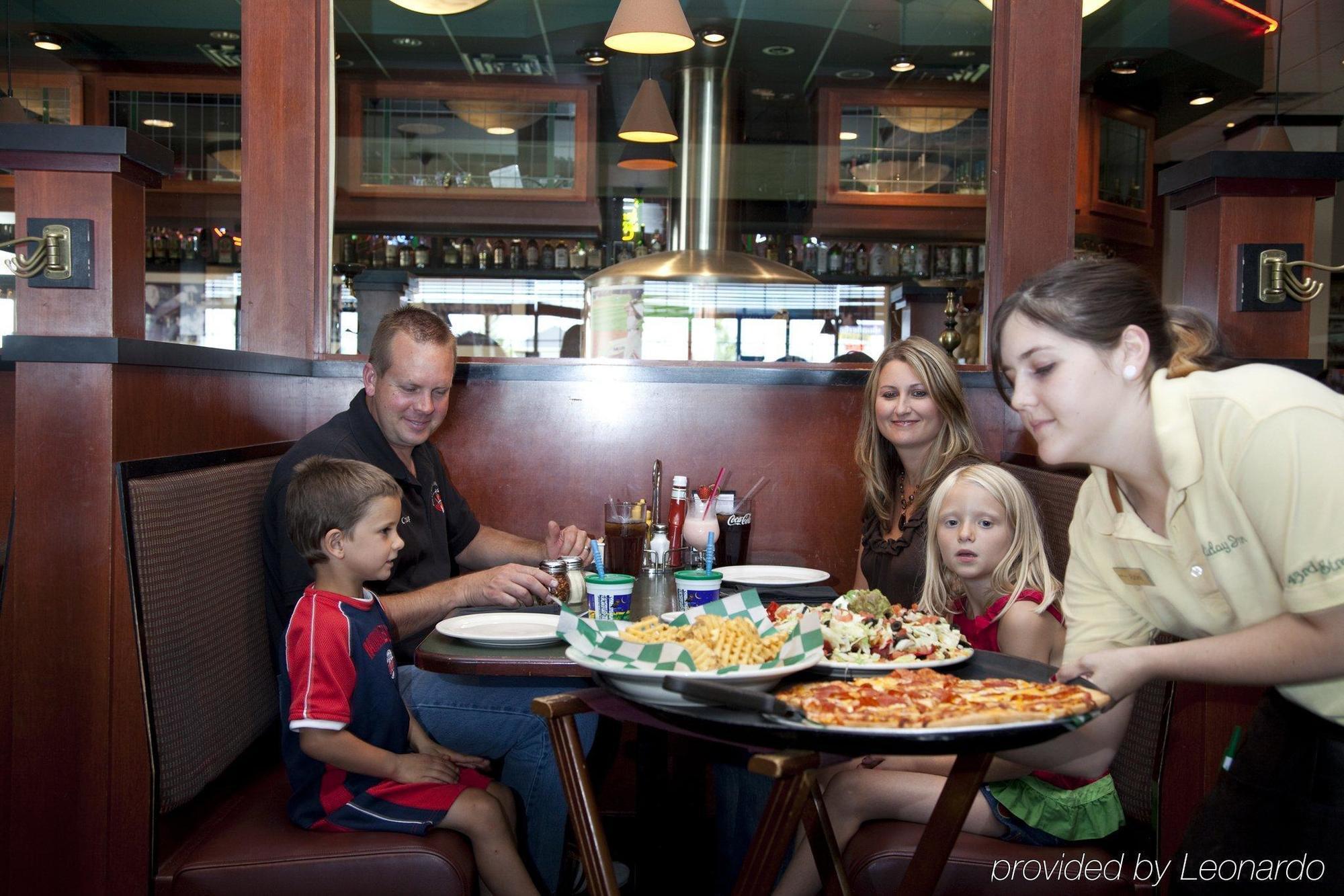 Holiday Inn Hotel & Suites Owatonna Εξωτερικό φωτογραφία