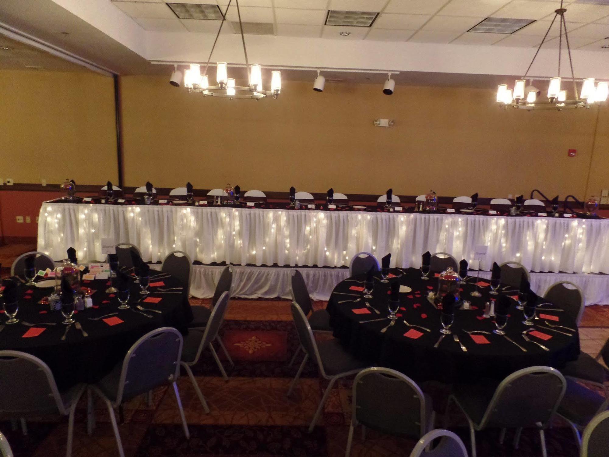 Holiday Inn Hotel & Suites Owatonna Εξωτερικό φωτογραφία