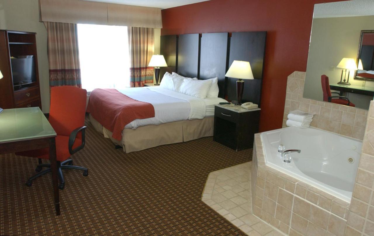 Holiday Inn Hotel & Suites Owatonna Εξωτερικό φωτογραφία