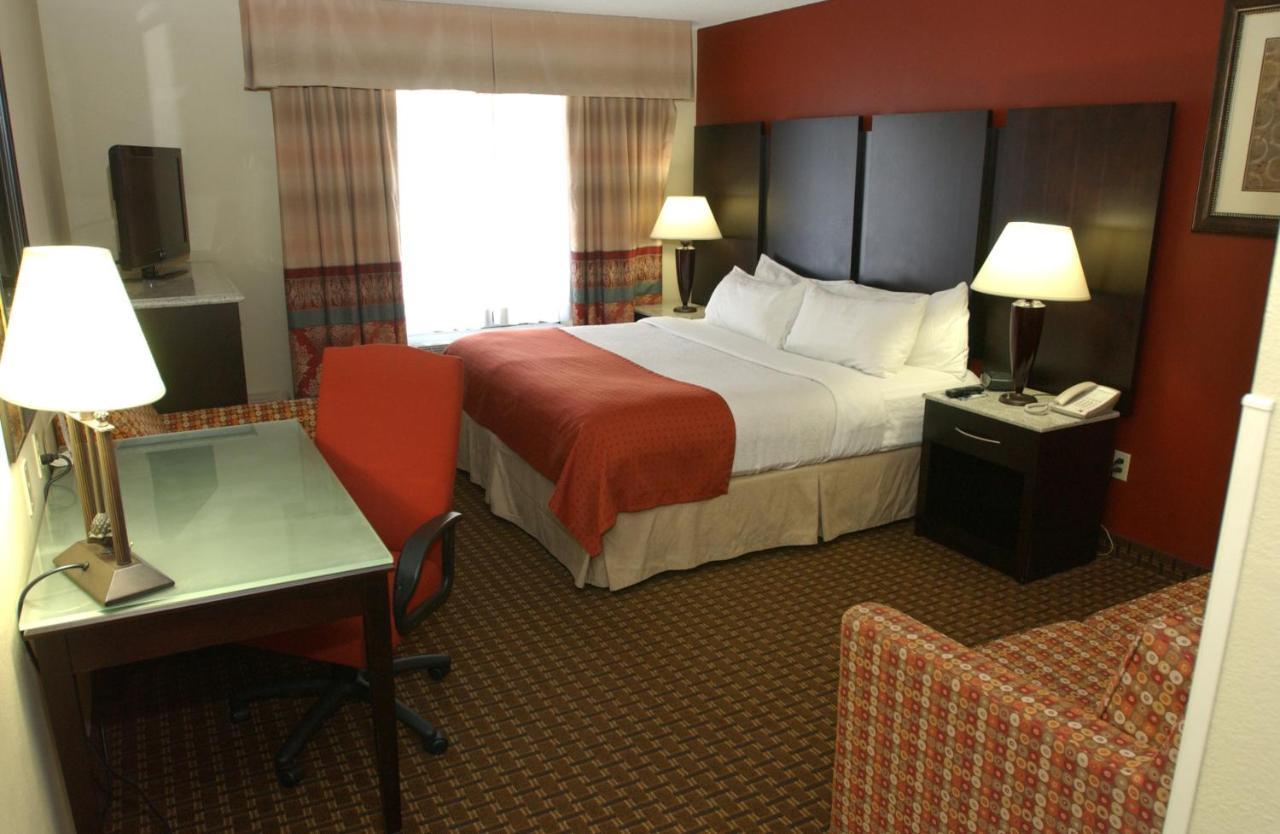Holiday Inn Hotel & Suites Owatonna Δωμάτιο φωτογραφία
