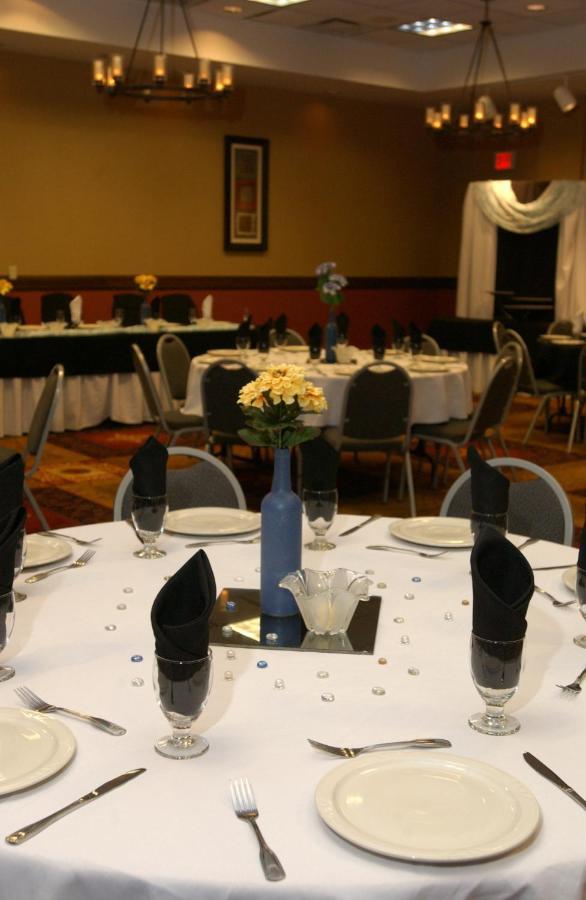 Holiday Inn Hotel & Suites Owatonna Εξωτερικό φωτογραφία